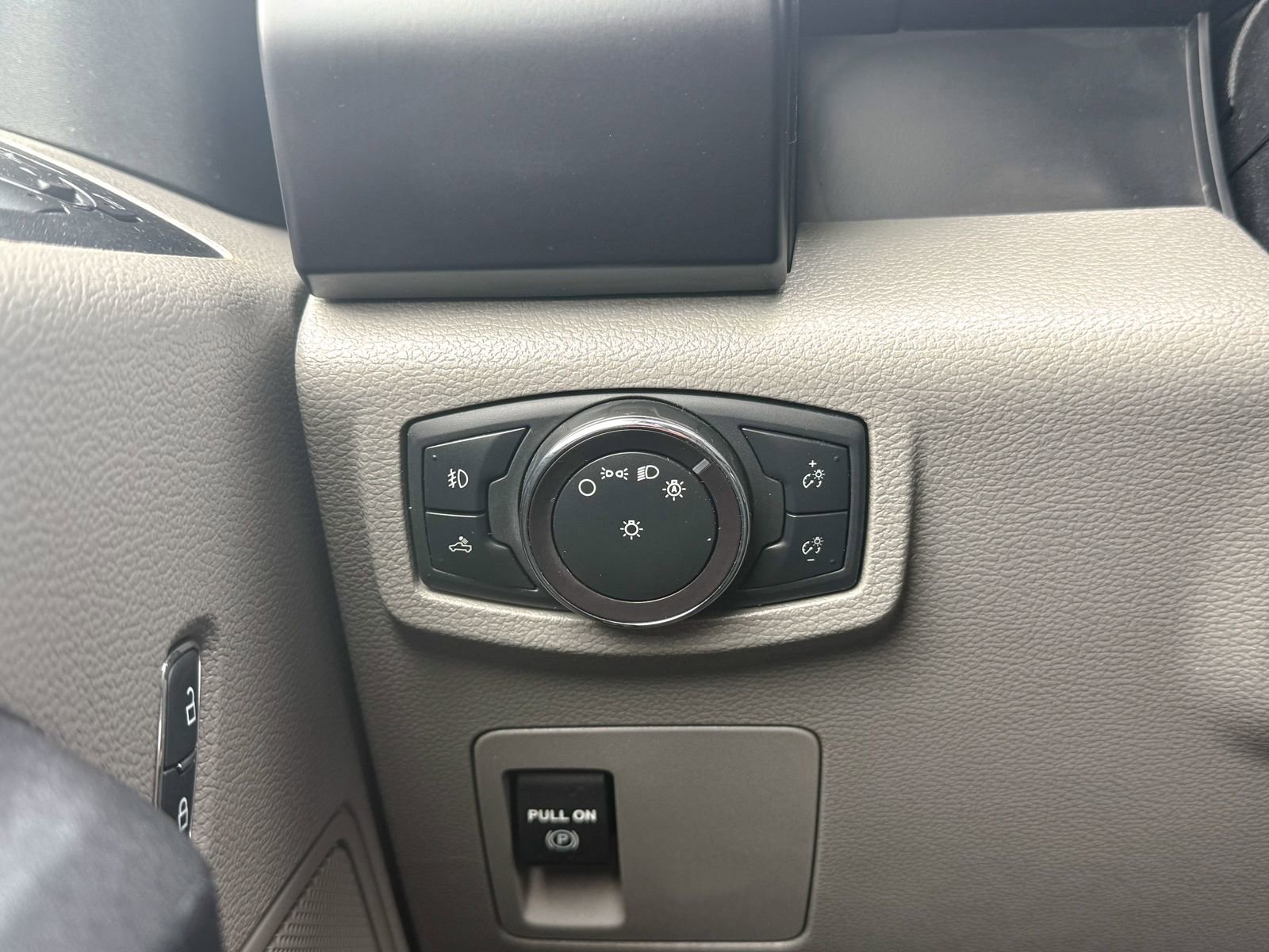 Used 2019 Ford F150 XL w/ Equipment Group 101A Mid AWD/4WD image 40