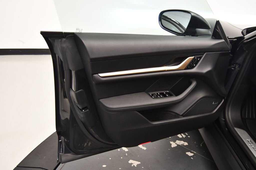 Certified 2025 Porsche Taycan 4S image 38