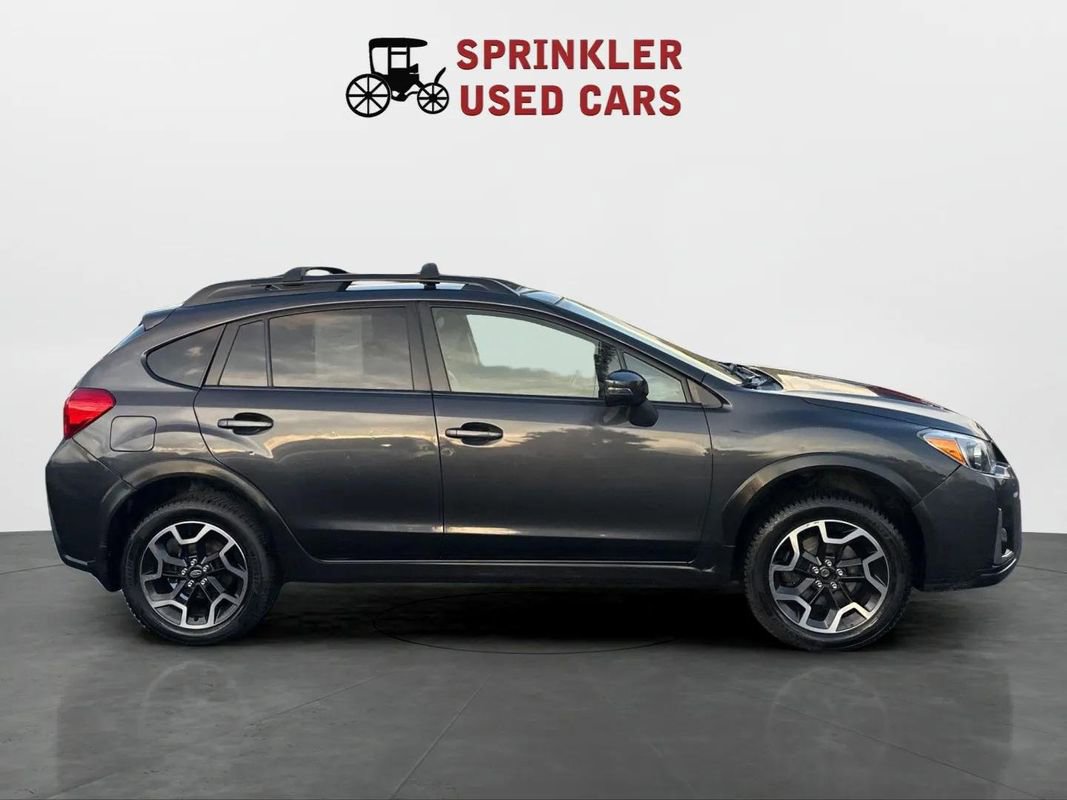 Used 2017 Subaru Crosstrek 2.0i Limited AWD/4WD image 3