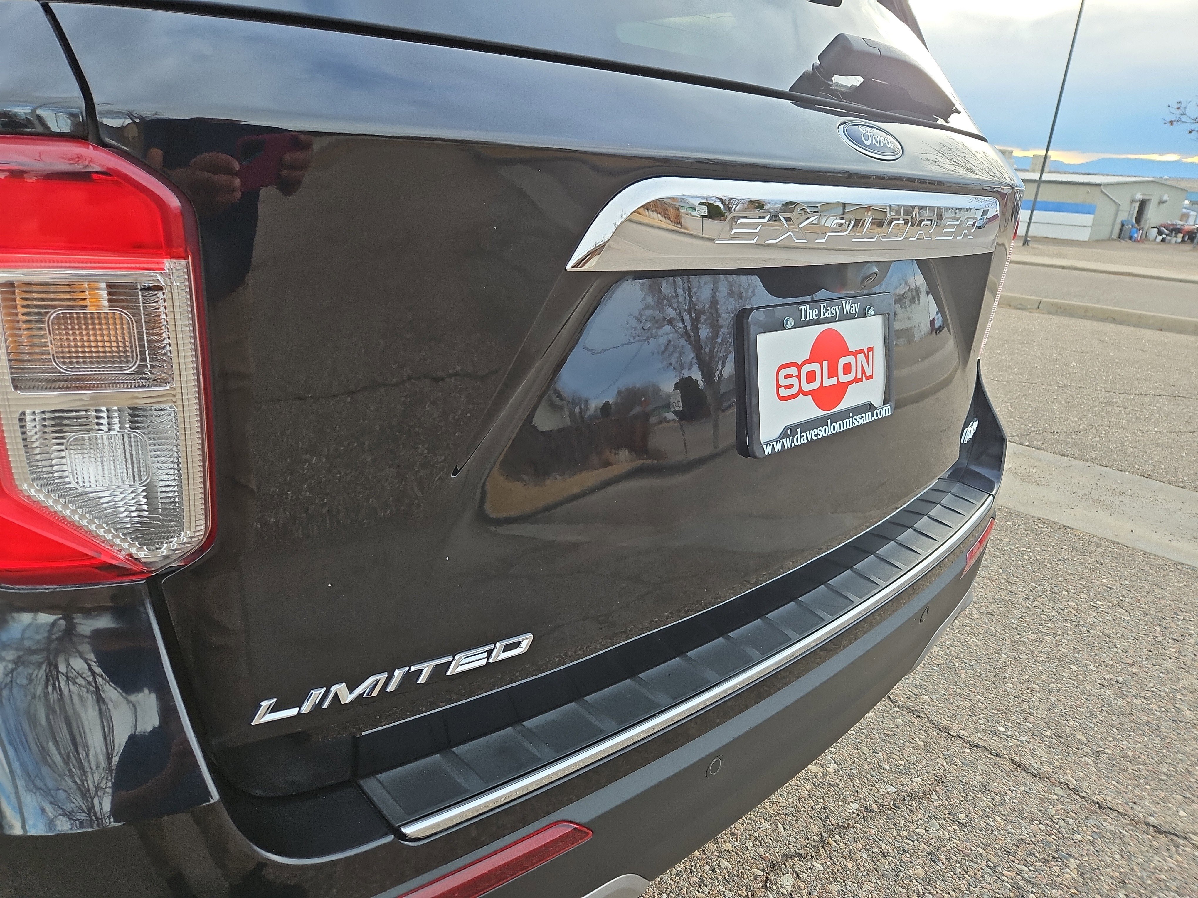 Used 2023 Ford Explorer Limited image 32