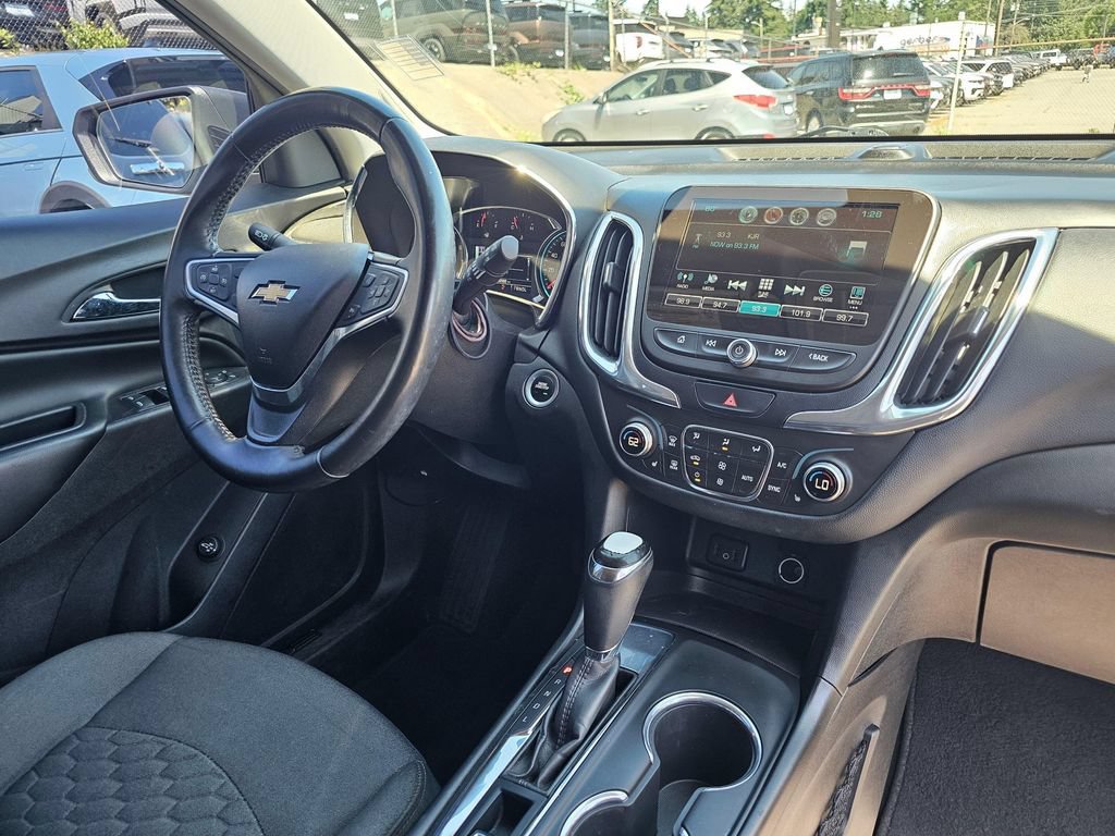Used 2018 Chevrolet Equinox LT w/ Sun & Infotainment Package FWD image 12