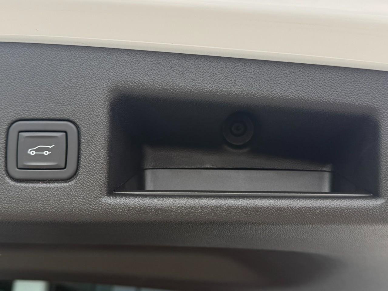 Used 2023 Chevrolet Equinox RS image 18