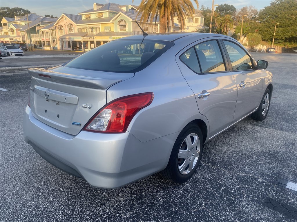 Used 2015 Nissan Versa SV image 7