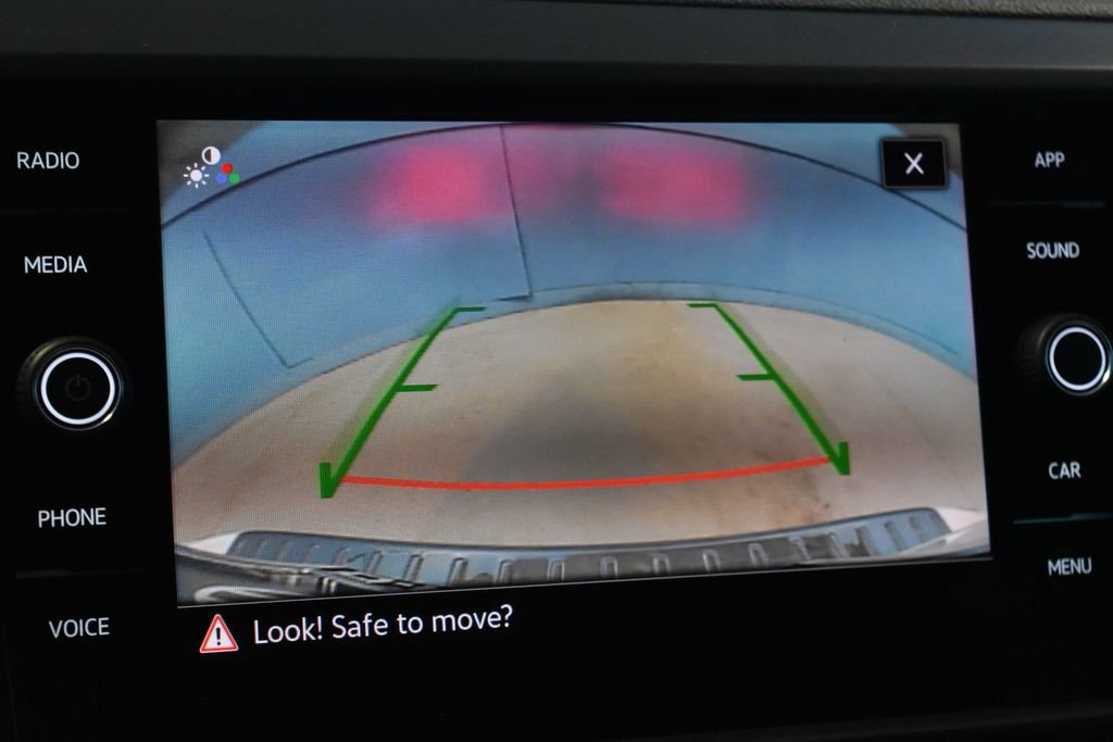 Certified 2023 Volkswagen Taos SE image 11