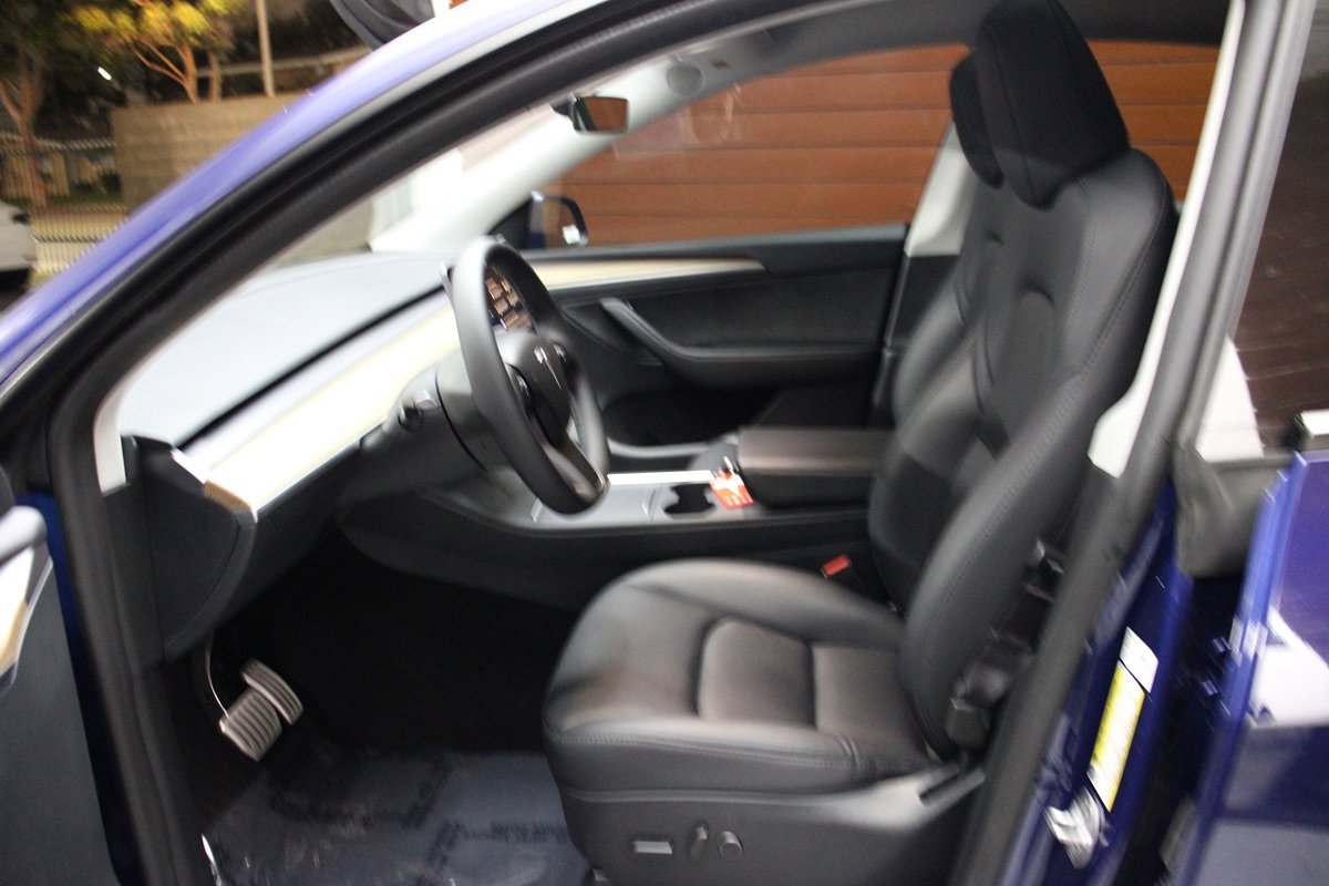 Used 2024 Tesla Model Y Performance image 20