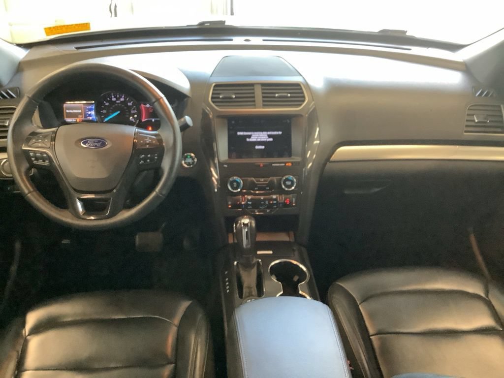 Used 2019 Ford Explorer XLT w/ Equipment Group 202A AWD/4WD image 19