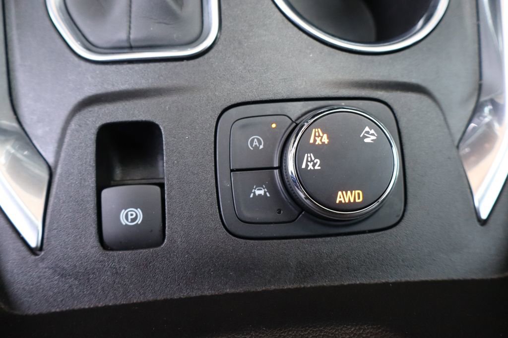 Used 2022 Chevrolet Traverse LS AWD/4WD image 23