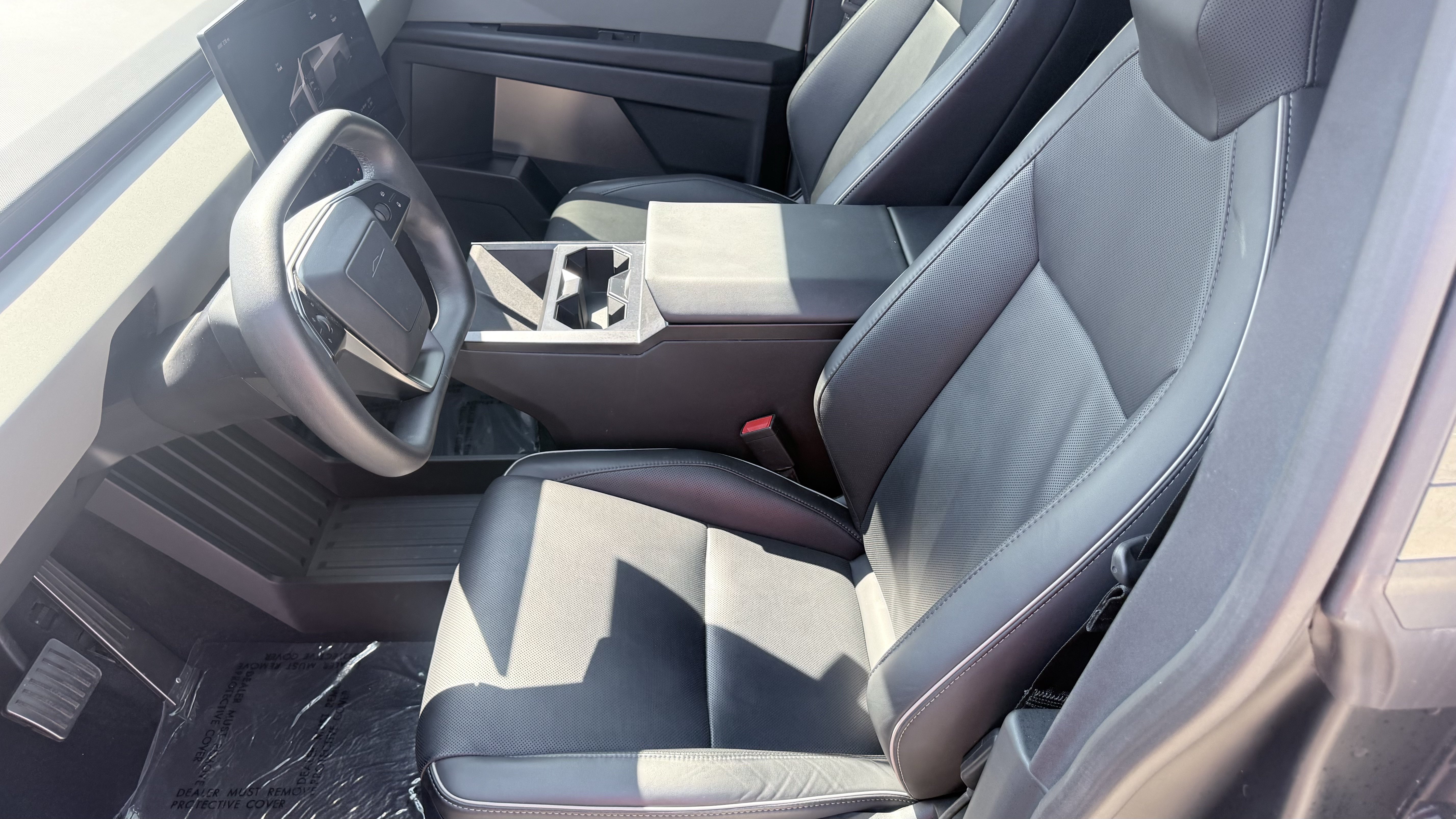 Used 2025 Tesla Cybertruck AWD Crew Cab image 29