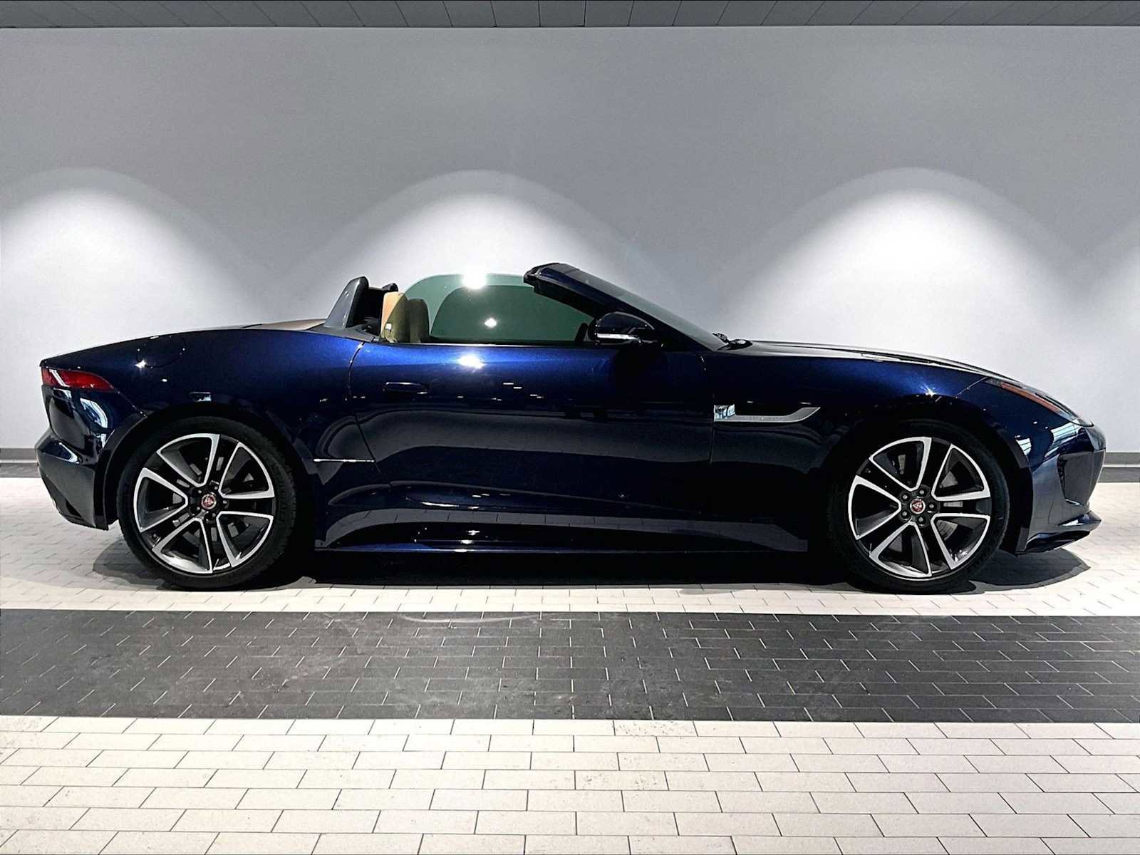 Used 2016 Jaguar F-TYPE S image 11