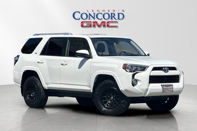 Used 2018 Toyota 4Runner SR5 AWD/4WD image 2