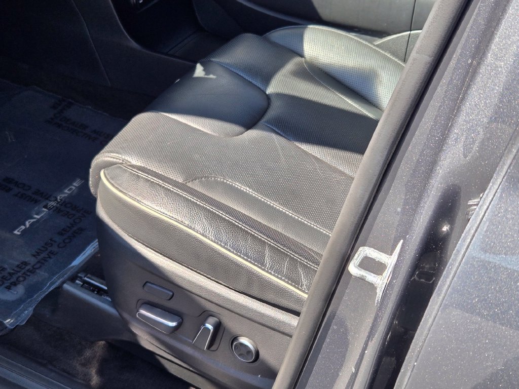 Used 2023 Hyundai Palisade Limited AWD/4WD image 37