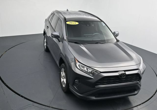 Used 2021 Toyota RAV4 XLE AWD/4WD image 20