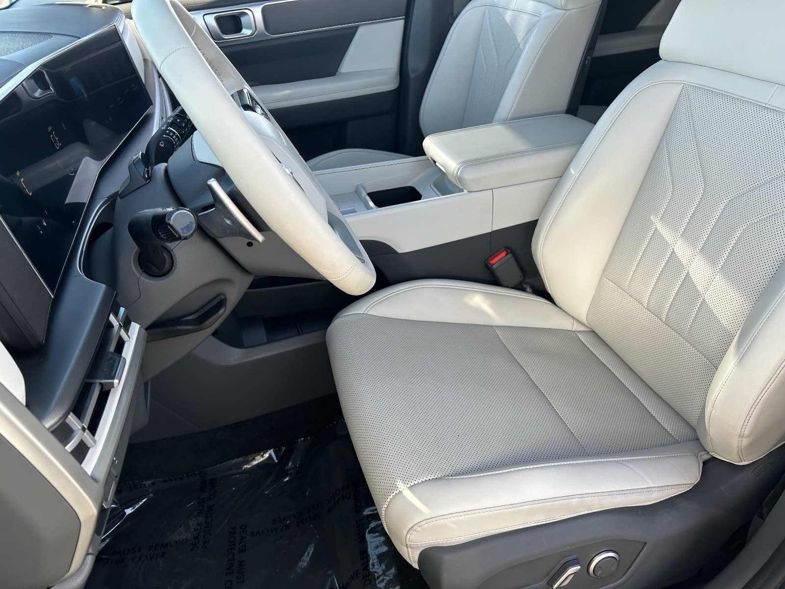 Used 2025 Hyundai Santa Fe SEL FWD image 24