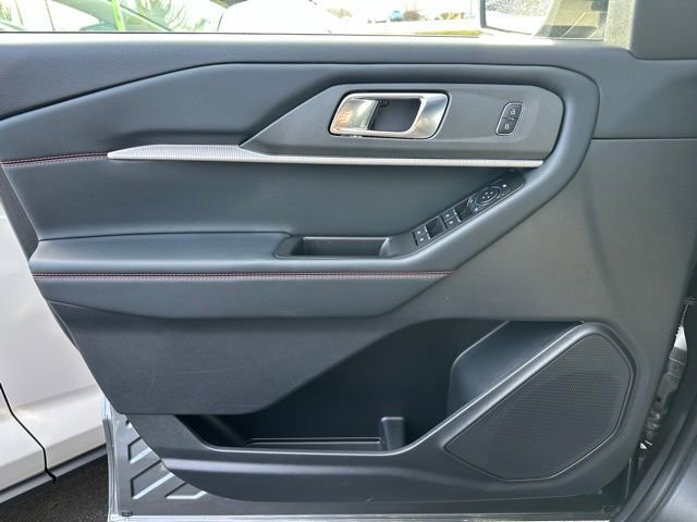 Used 2025 Ford Explorer ST-Line image 21