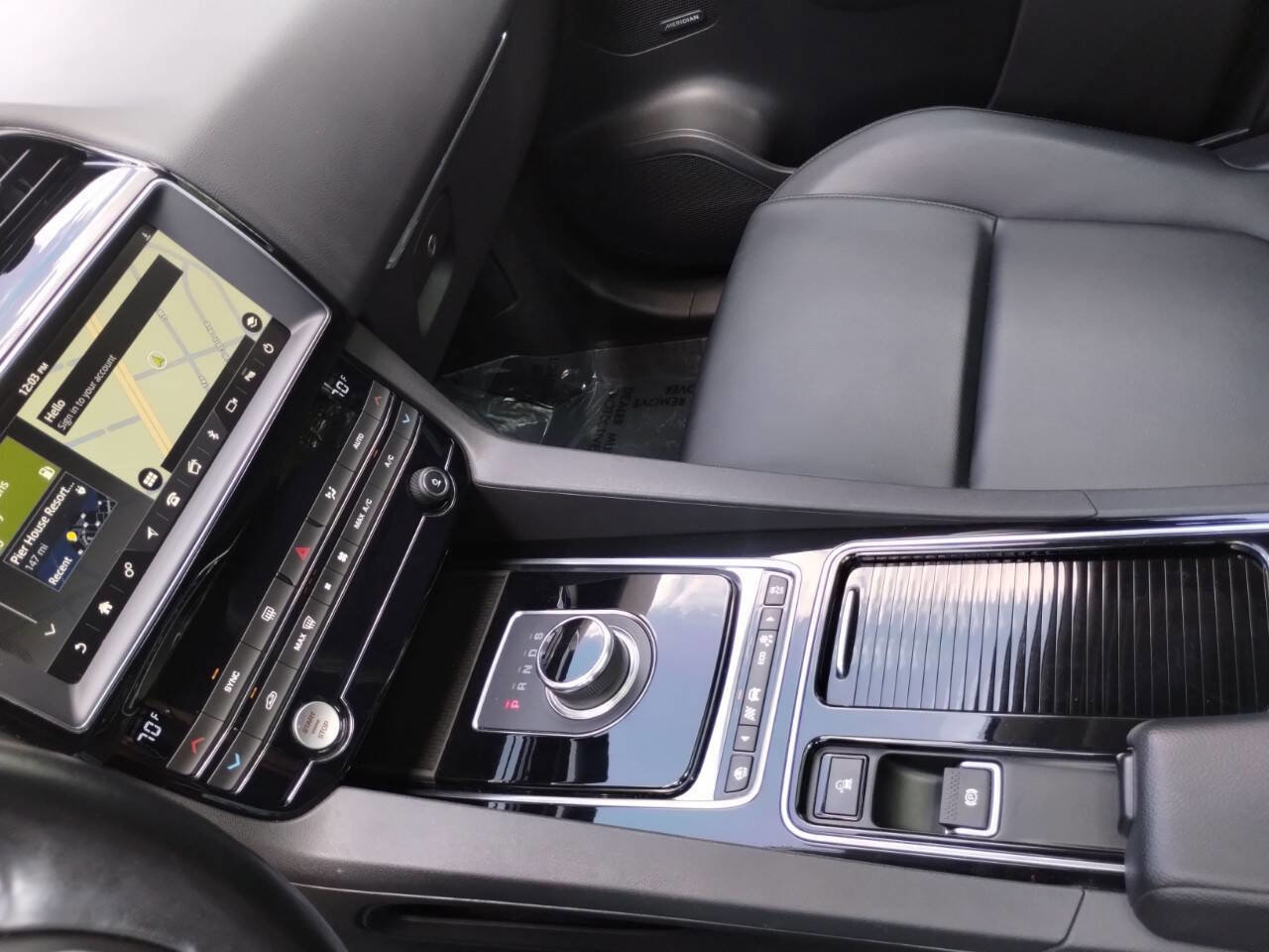 Used 2019 Jaguar F-PACE Premium AWD/4WD image 42