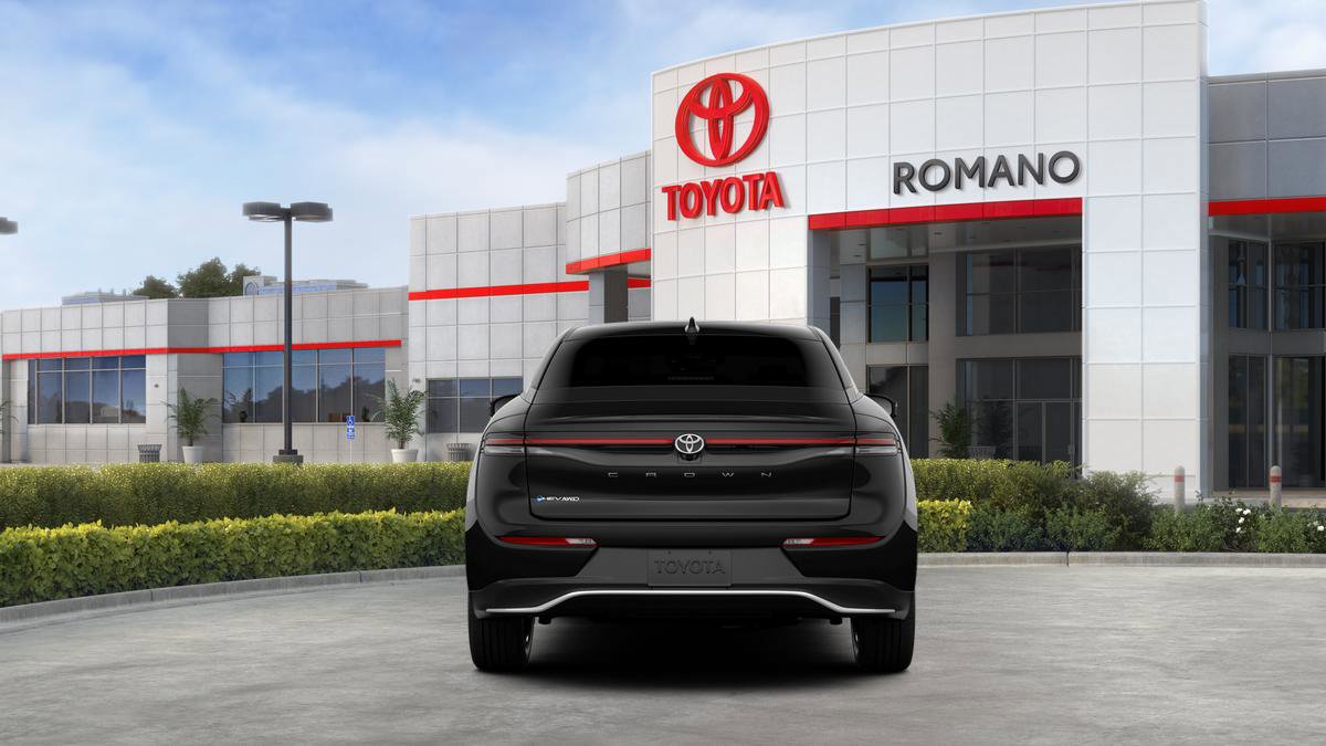 New 2026 Toyota Crown XLE image 8