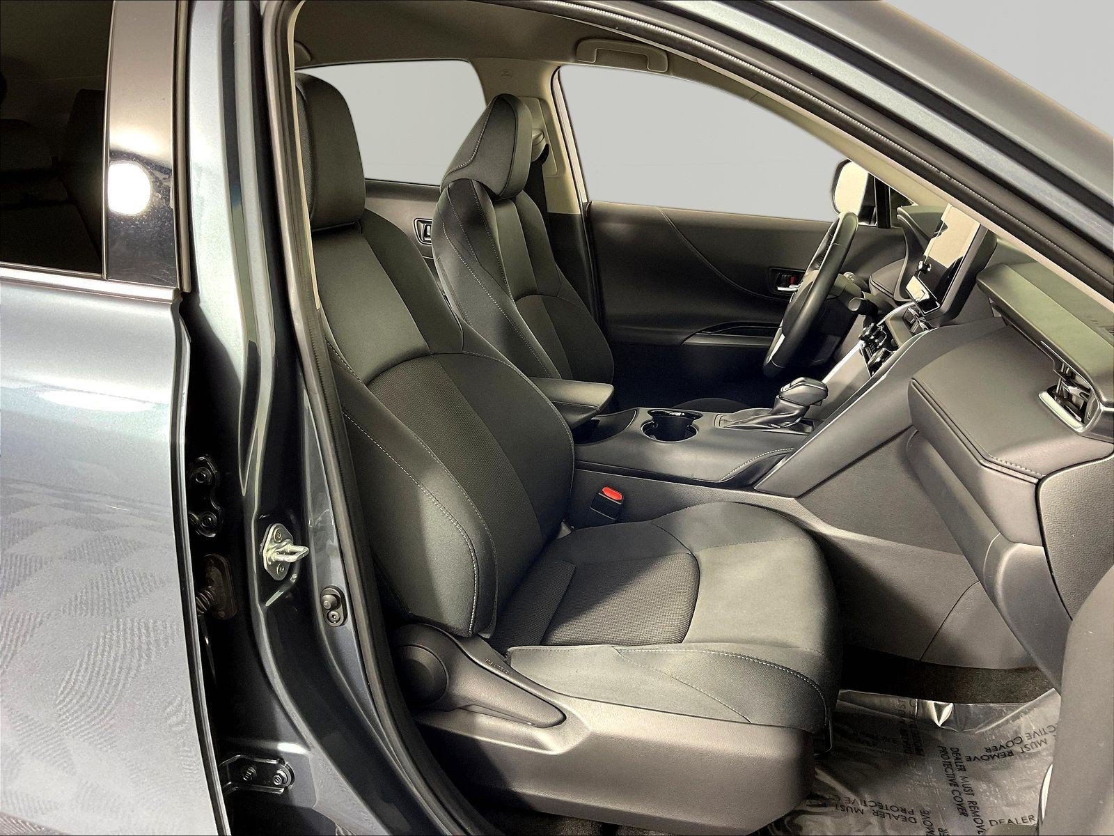 Used 2023 Toyota Venza LE AWD/4WD image 27