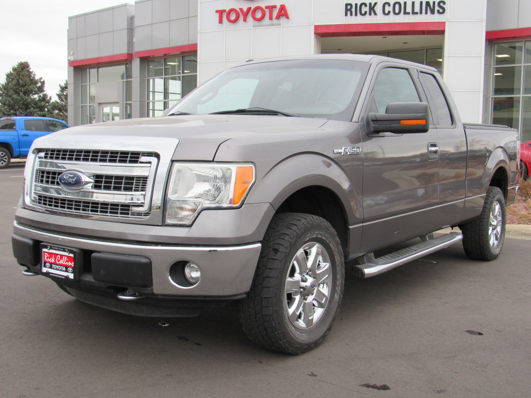 Used 2014 Ford F150 XLT w/ XLT Chrome Package image 2
