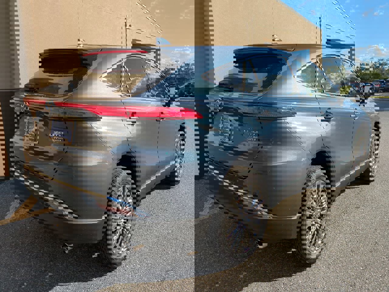 Used 2021 Toyota Venza Limited w/ Advanced Technology Package image 4