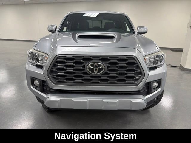 Certified 2017 Toyota Tacoma TRD Sport w/ Tow Package AWD/4WD image 2