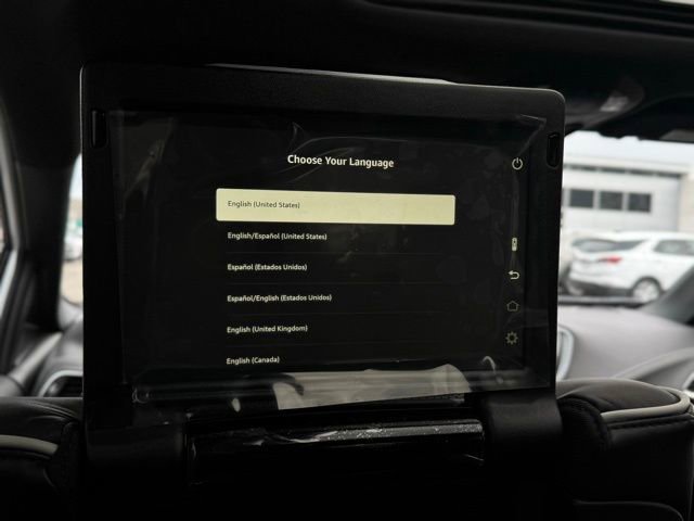 New 2026 Chrysler Pacifica Limited w/ Uconnect Theater Family Group image 24