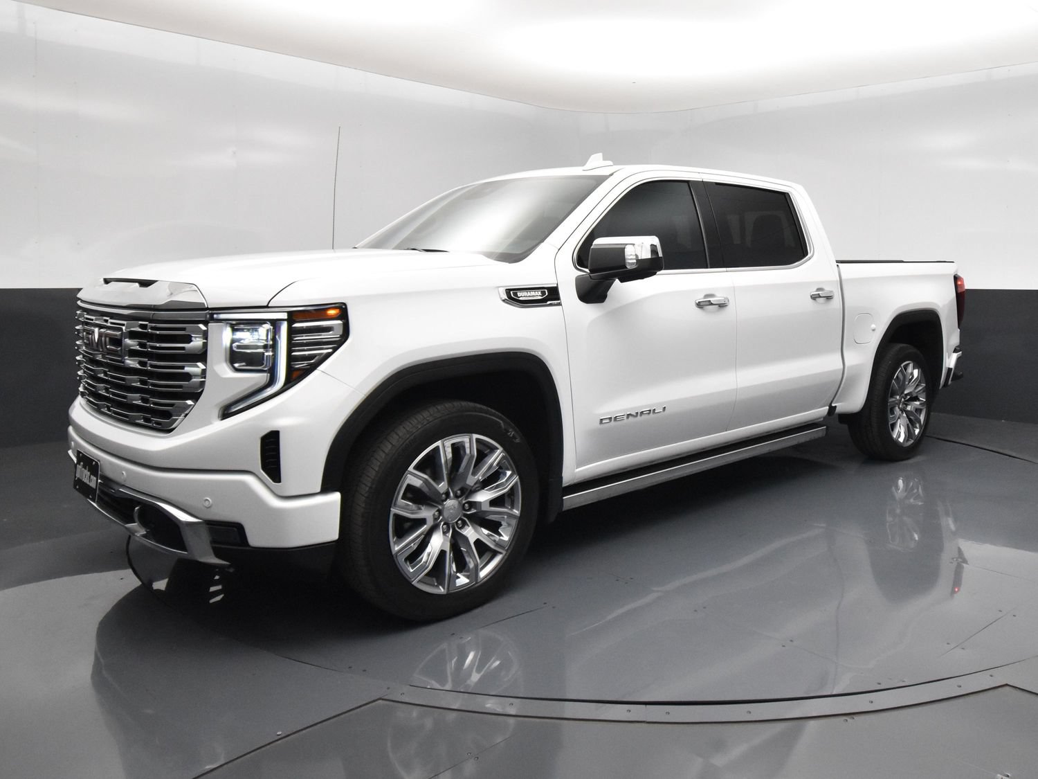 Used 2023 GMC Sierra 1500 Denali w/ Denali Reserve Package AWD/4WD image 2