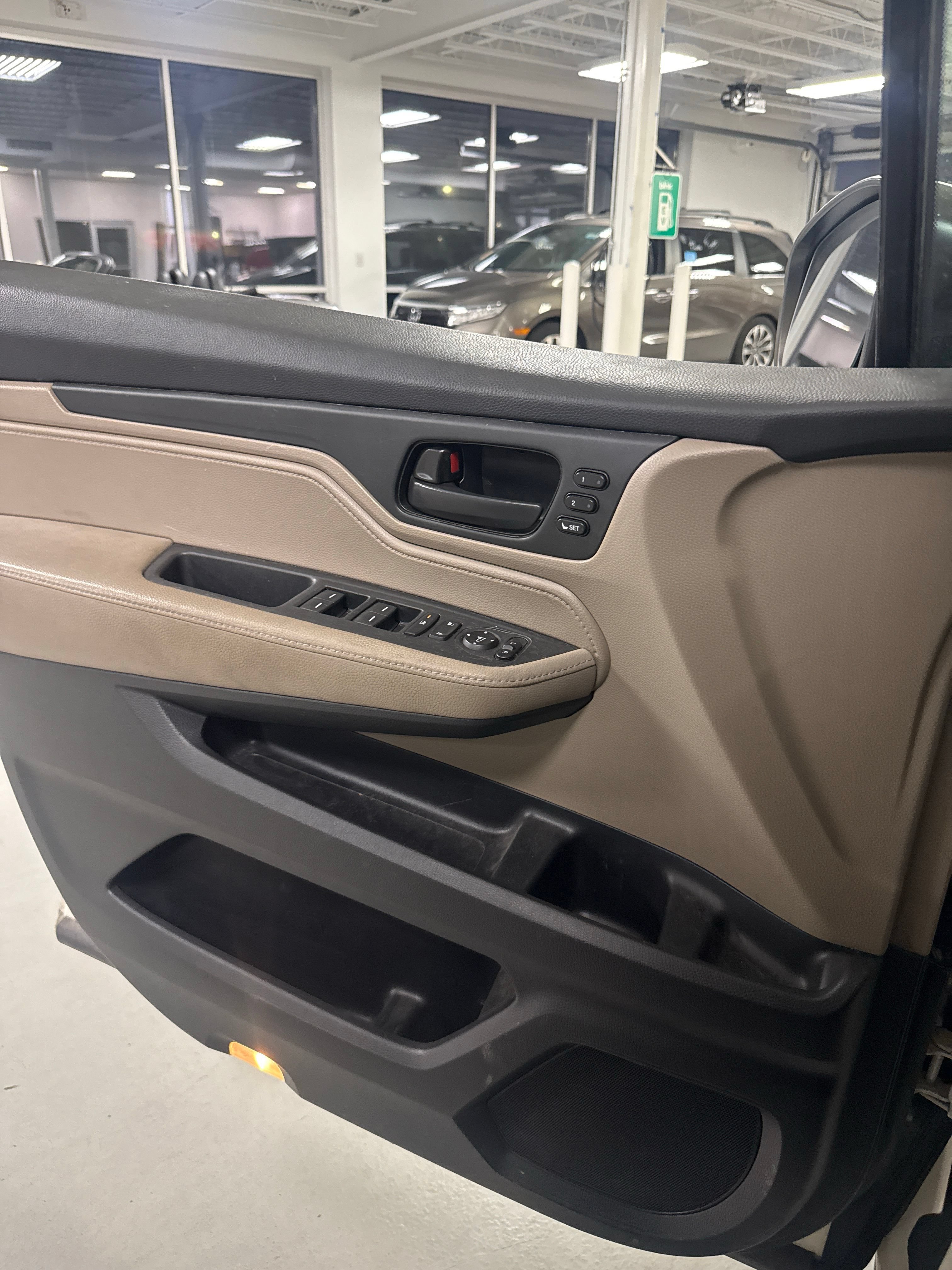 Used 2018 Honda Odyssey EX-L image 8