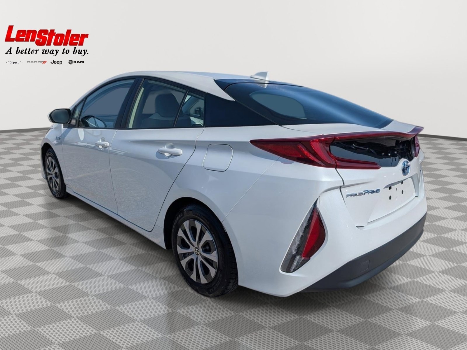 Used 2021 Toyota Prius Prime XLE image 3