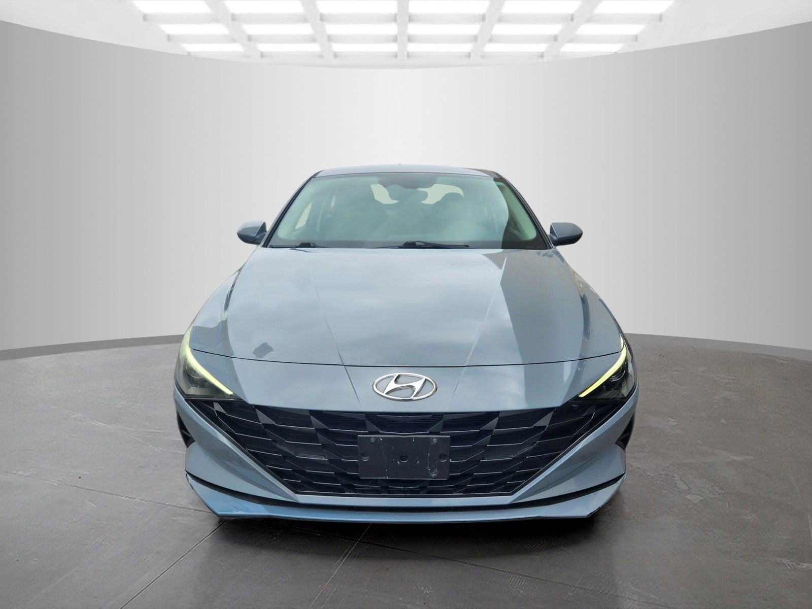 Used 2021 Hyundai Elantra SE FWD image 2