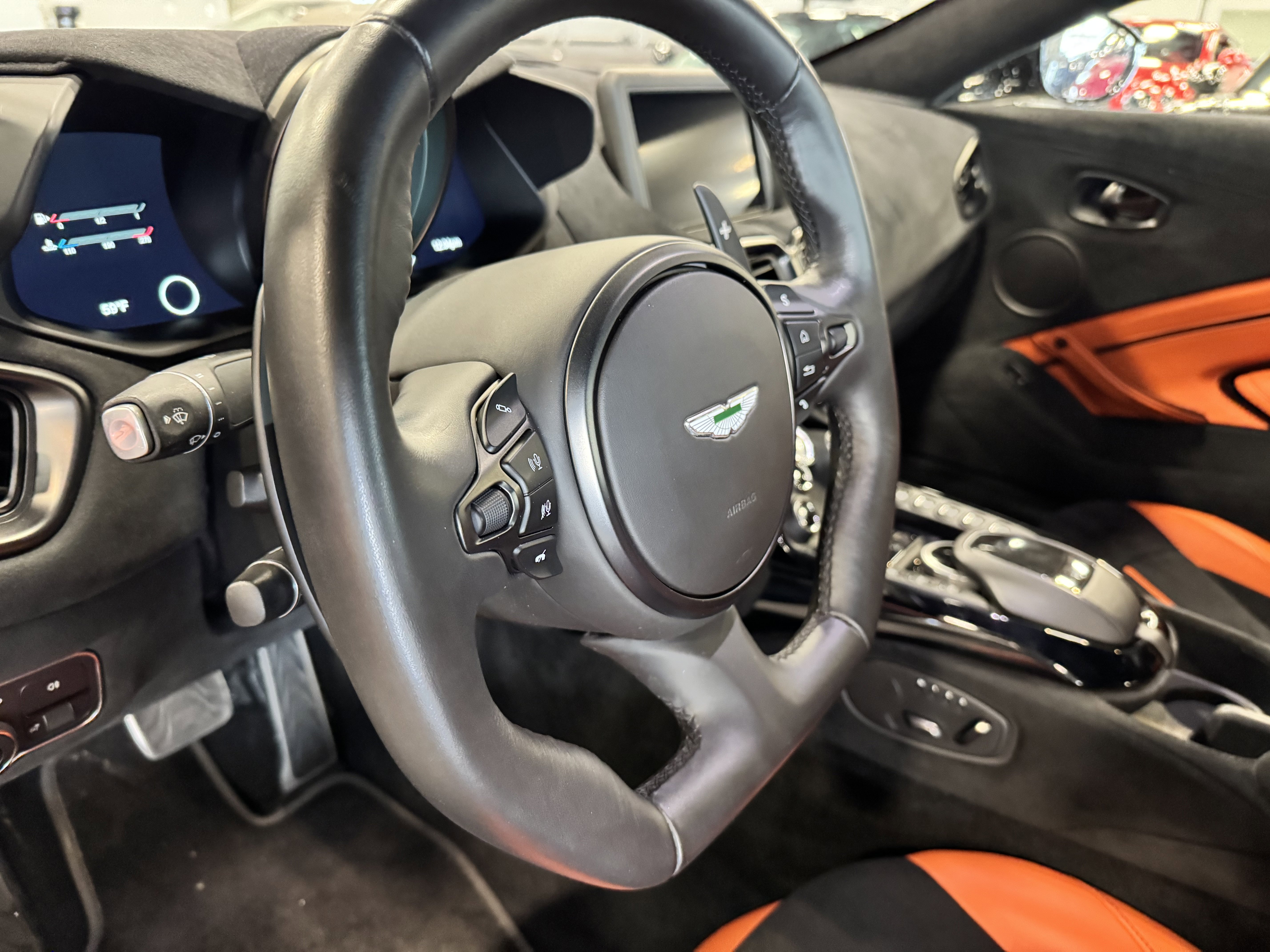 Used 2020 Aston Martin V8 Vantage Coupe image 11