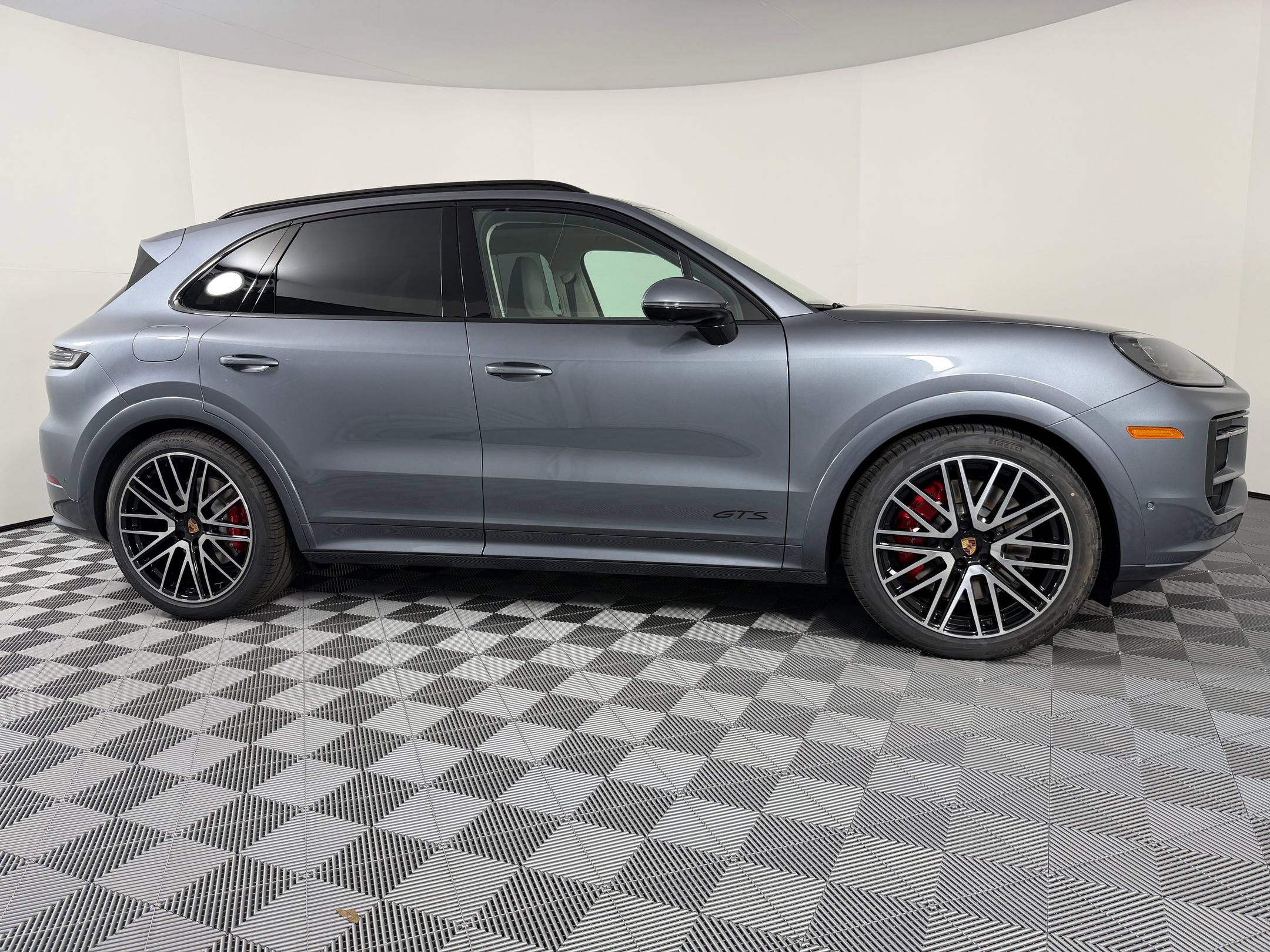 New 2026 Porsche Cayenne GTS AWD/4WD image 8