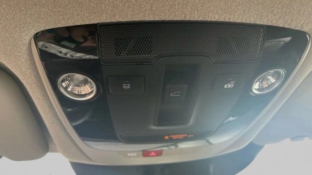 Used 2024 Kia Niro SX Touring FWD image 21