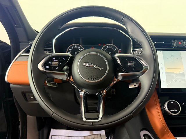New 2026 Jaguar F-PACE R-Dynamic S image 23