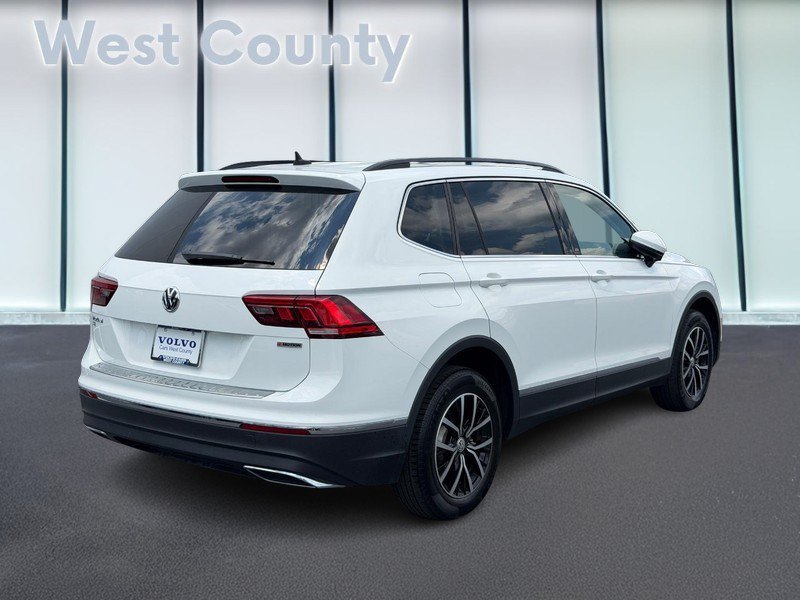 Used 2021 Volkswagen Tiguan SE w/ Panoramic Sunroof Package AWD/4WD image 4