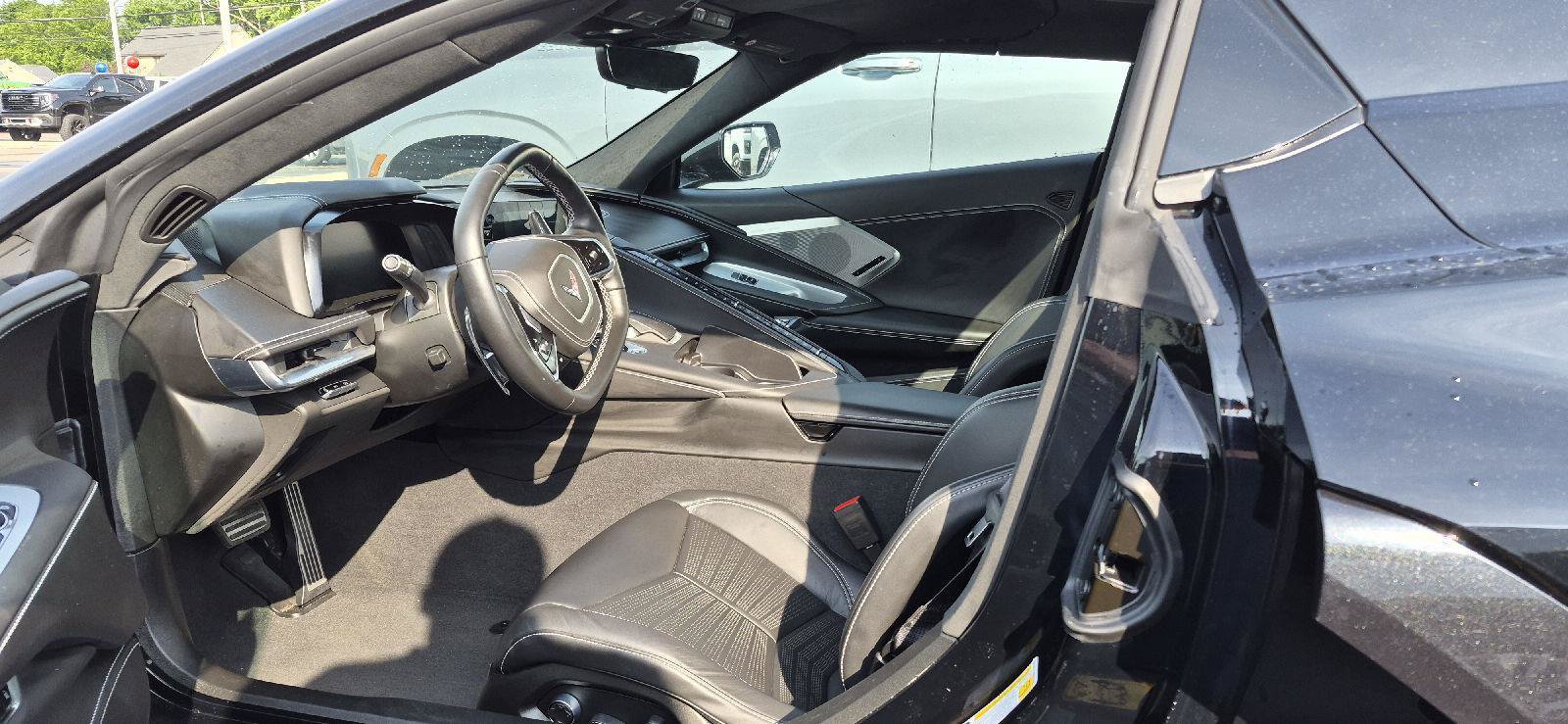 Used 2021 Chevrolet Corvette Stingray Premium Conv w/ Z51 Performance Package RWD image 5