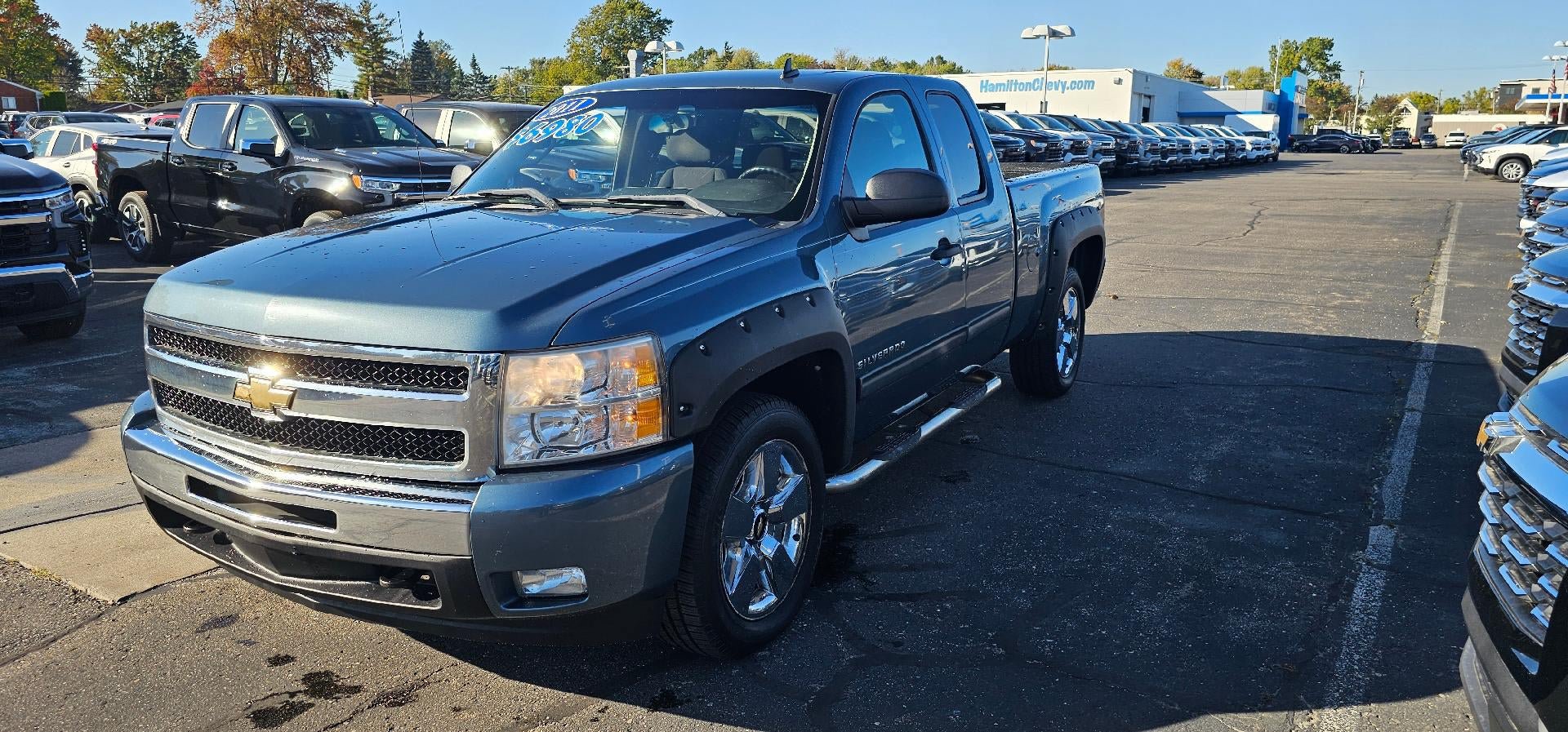 Used 2011 Chevrolet Silverado 1500 LT w/ All-Star Edition AWD/4WD image 3