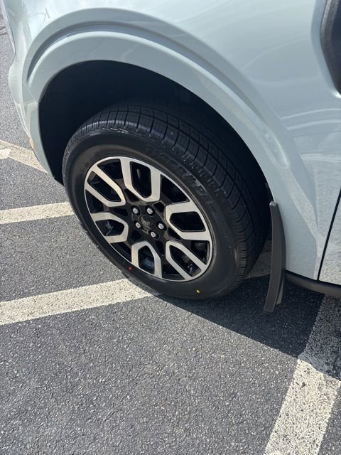 Used 2024 Ford Maverick Lariat image 8