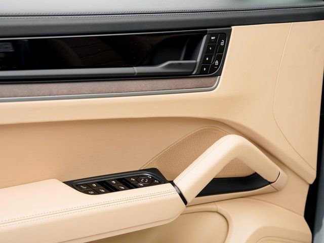 New 2026 Porsche Cayenne E-Hybrid image 8