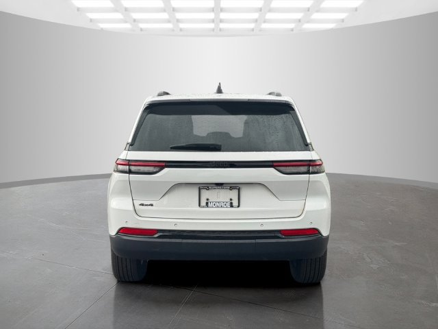 Certified 2025 Jeep Grand Cherokee Altitude AWD/4WD image 6