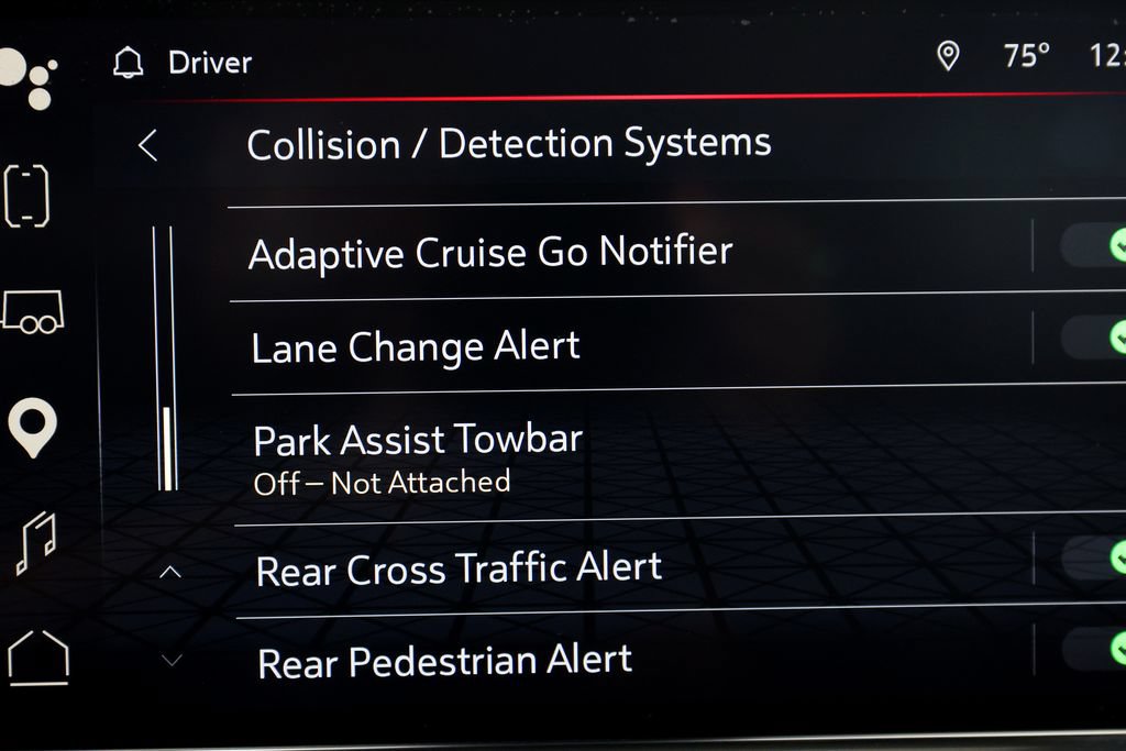 Used 2024 GMC Yukon Denali RWD image 34