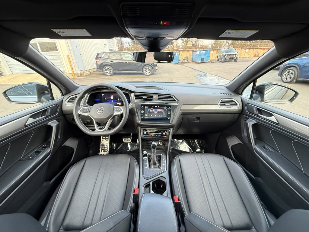 Used 2023 Volkswagen Tiguan SE R-Line FWD image 21
