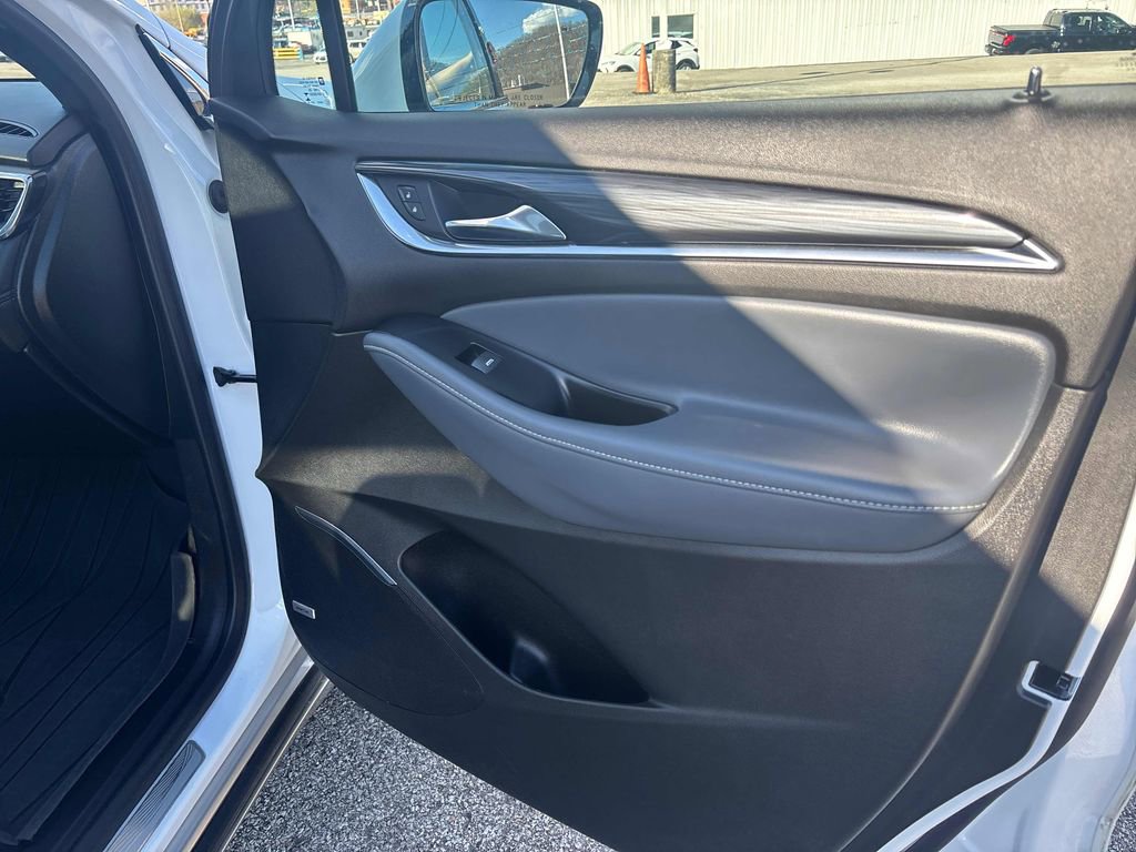 Used 2023 Buick Enclave Essence w/ Experience Buick Package AWD/4WD image 35