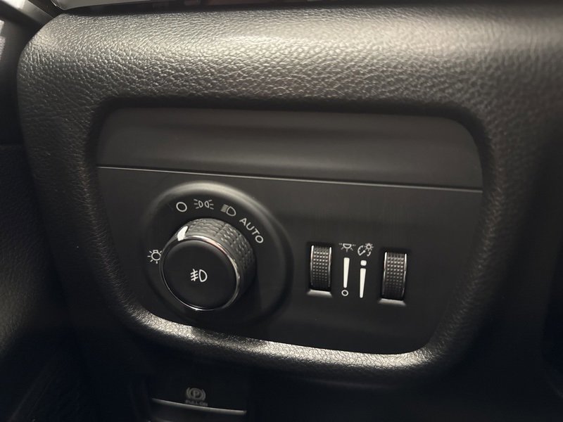 New 2025 Jeep Grand Cherokee Limited w/ Black Appearance Package image 25