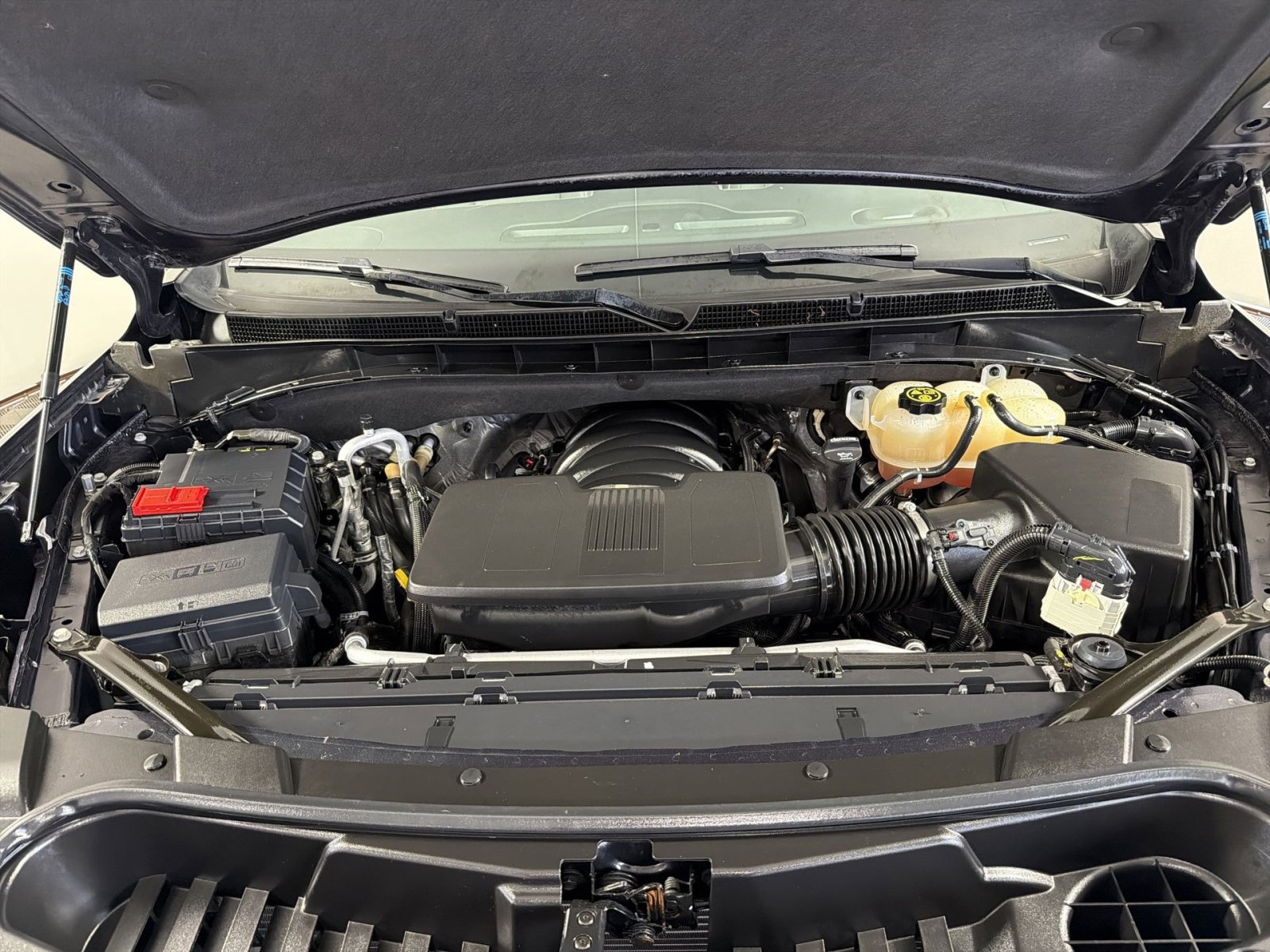 Used 2023 GMC Yukon XL SLT w/ SLT Premium Package image 29