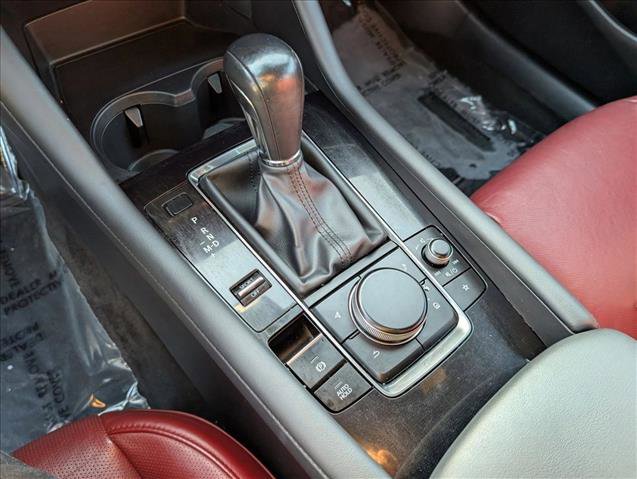 Used 2021 MAZDA MAZDA3 Hatchback w/Premium Plus Pkg image 11