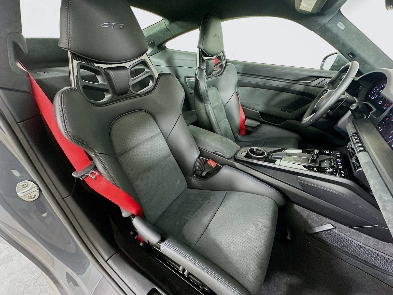 Used 2026 Porsche 911 Carrera GTS RWD image 41