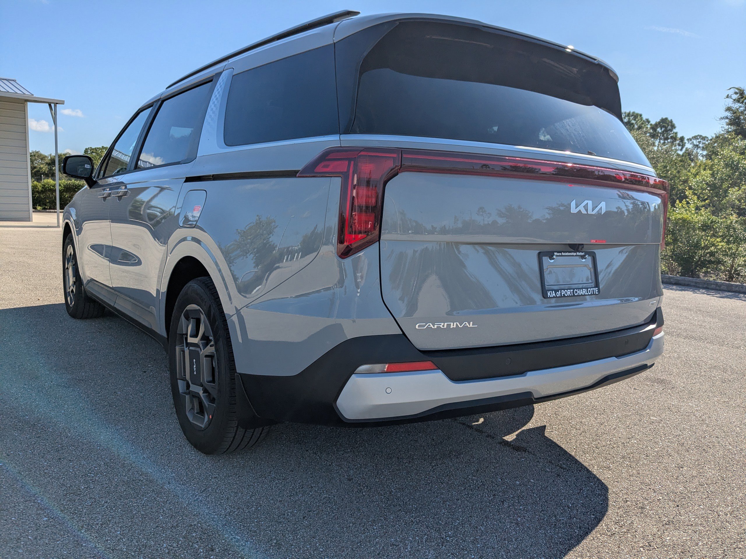 New 2026 Kia Carnival EX image 7