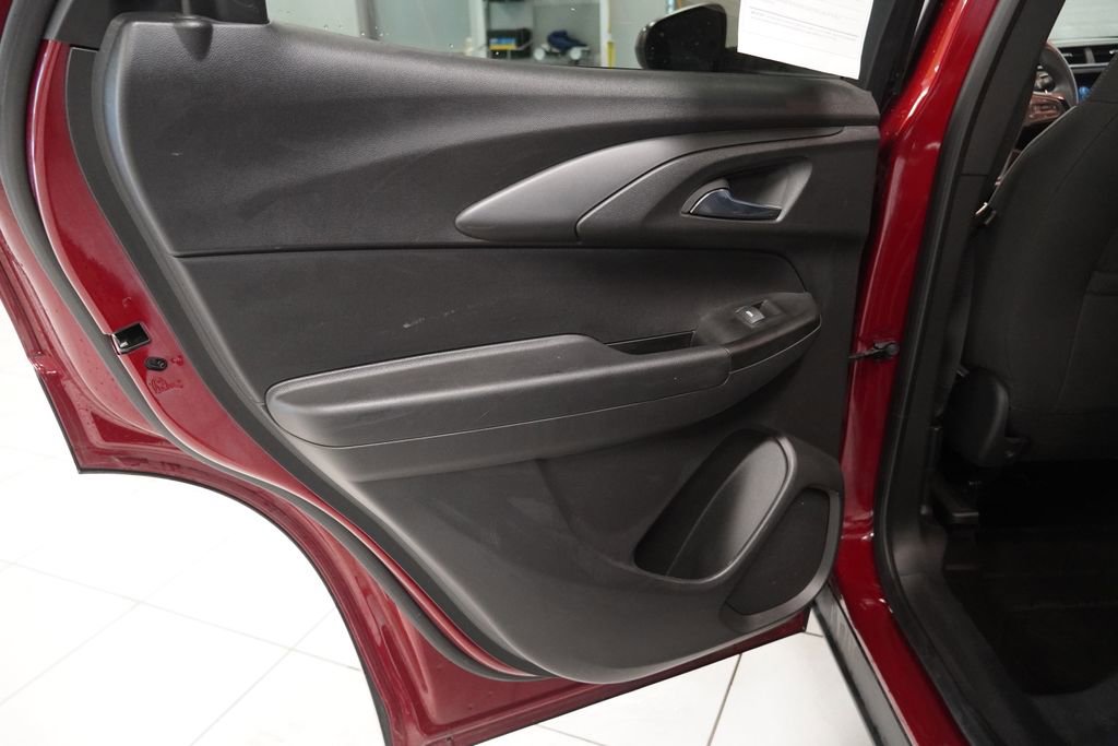 Used 2023 Chevrolet TrailBlazer LT w/ Convenience Package FWD image 25