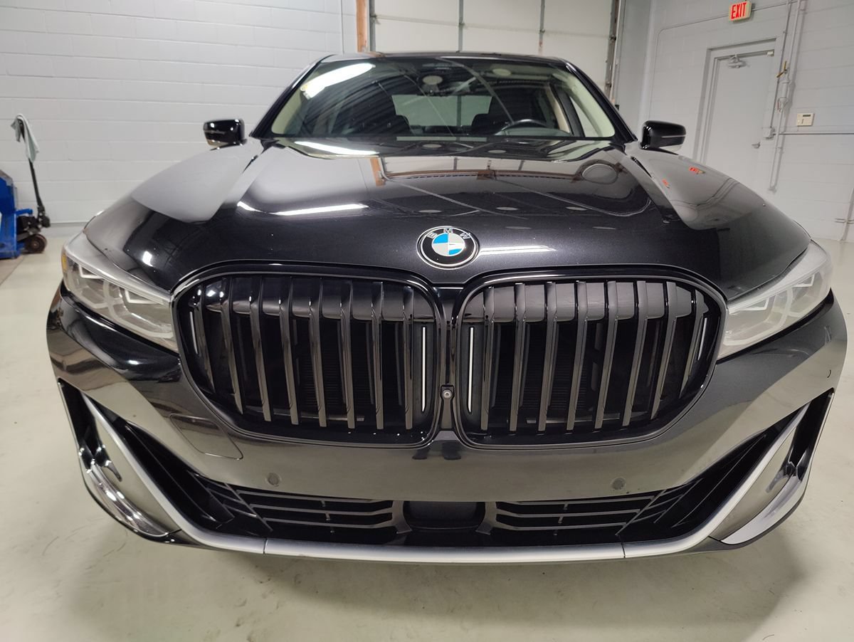 Used 2020 BMW 750i xDrive w/ Executive Package AWD/4WD image 3