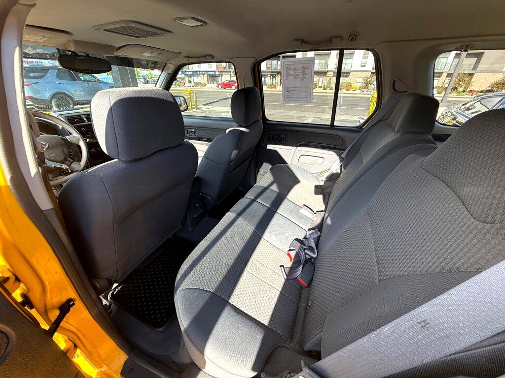 Used 2004 Nissan Xterra XE image 19